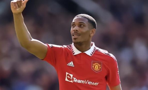 虽然年纪较 虽然年纪较